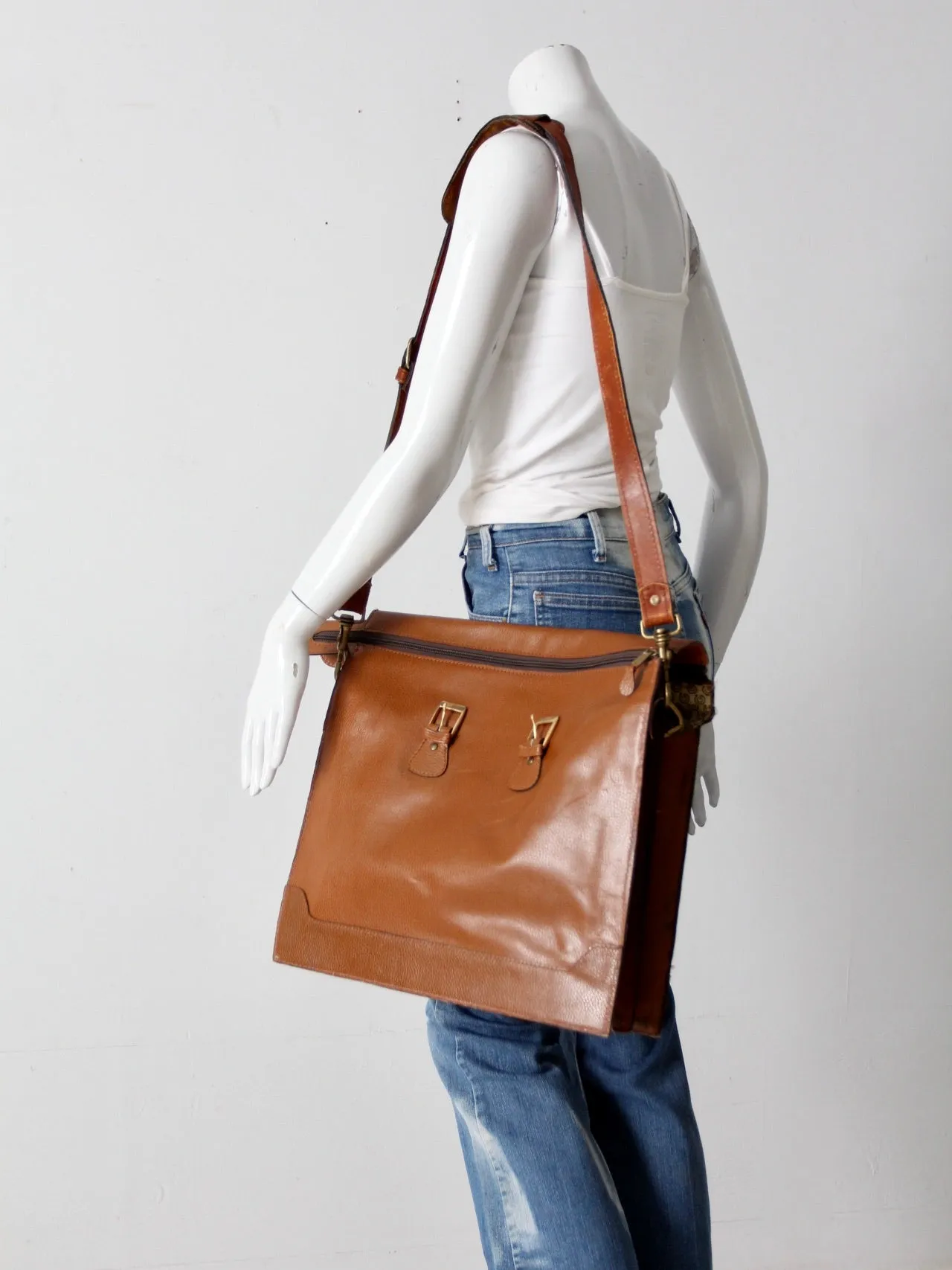 vintage 70s leather messenger bag