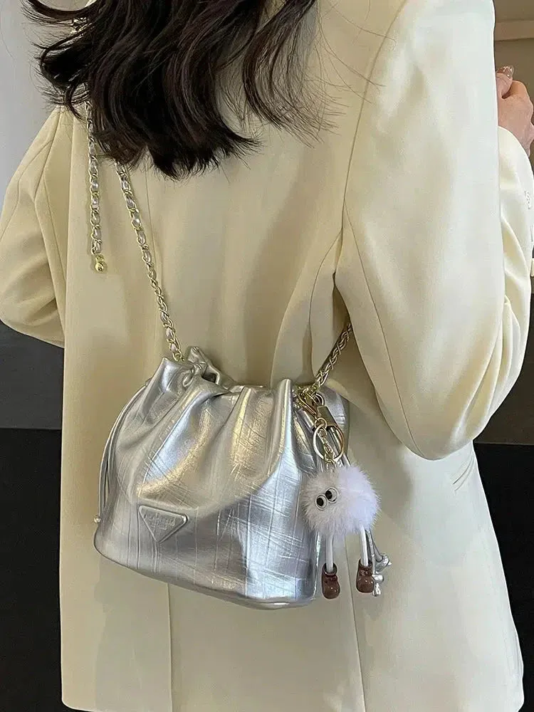 Vvsha Metallic Drawstring Chain Bag