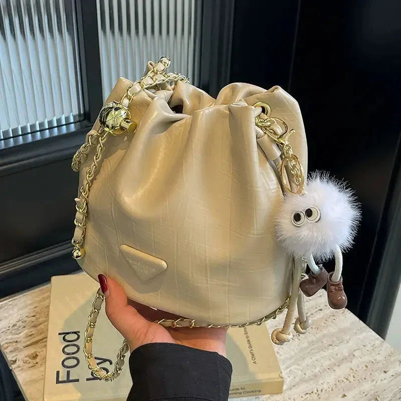 Vvsha Metallic Drawstring Chain Bag